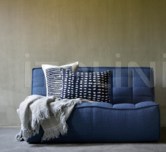 Подушка Navy Dots cushion Подушка Navy Dots cushion фабрика Ethnicraft