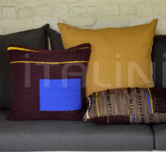 Подушка Dark Tulum cushion Подушка Dark Tulum cushion фабрика Ethnicraft