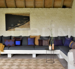 Подушка Dark Tulum cushion Подушка Dark Tulum cushion фабрика Ethnicraft