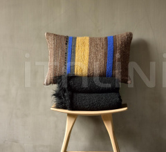 Подушка Bright Tulum cushion Подушка Bright Tulum cushion фабрика Ethnicraft