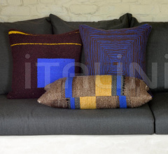 Подушка Bright Tulum cushion Подушка Bright Tulum cushion фабрика Ethnicraft