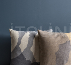 Подушка Layered Dots cushion Подушка Layered Dots cushion фабрика Ethnicraft