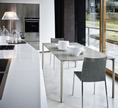 Стол обеденный 2524 Spillo фабрика Zanotta