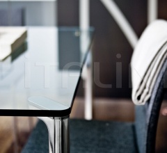 Стол обеденный 2525 Spillo фабрика Zanotta