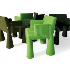 Стул с подлокотником V.I.P. Chair Стул с подлокотником V.I.P. Chair фабрика Moooi