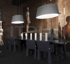 Стул с подлокотником V.I.P. Chair Стул с подлокотником V.I.P. Chair фабрика Moooi