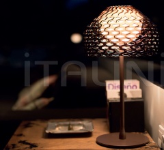 Итальянские Настольные светильники - Настольный светильник Tatou T Итальянские Настольные светильники - Настольный светильник Tatou T фабрика Flos