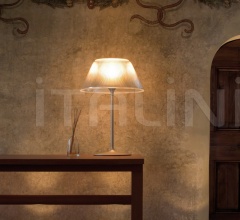 Итальянские Настольные светильники - Настольный светильник Romeo Moon T Итальянские Настольные светильники - Настольный светильник Romeo Moon T фабрика Flos