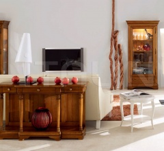 Витрина Louis Philippe 7084 Витрина Louis Philippe 7084 фабрика Selva