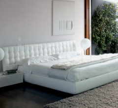 Тумбочка Edoardo фабрика Besana (закрыта)