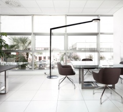 Итальянские Напольные светильники - Напольный светильник F05 Angle фабрика Fabbian