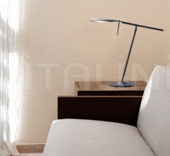 Настольный светильник F11 Paddle фабрика Fabbian