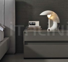 Тумбочка 808 фабрика Molteni & C