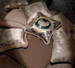 Диван VIA GESU’ Диван VIA GESU’ фабрика Versace Home