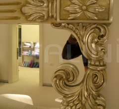 Настенное зеркало VANITAS Настенное зеркало VANITAS фабрика Versace Home