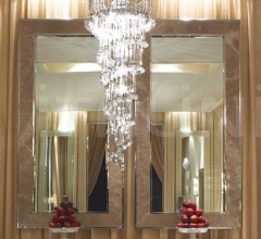 Настенное зеркало Kudrun Настенное зеркало Kudrun фабрика IPE Cavalli (Visionnaire)