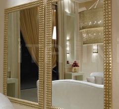 Настенное зеркало Diamond Настенное зеркало Diamond фабрика IPE Cavalli (Visionnaire)