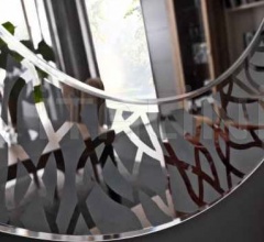 Настенное зеркало O202 Настенное зеркало O202 фабрика Arkeos by Vittorio Grifoni