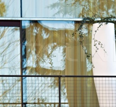 Кашпо Missed Tree фабрика Serralunga