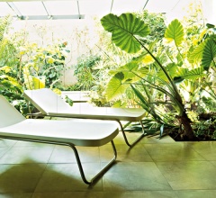 Шезлонг Reclining Chaise Longue Time out фабрика Serralunga