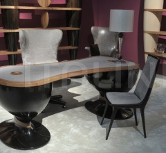 Итальянские Письменные столы - Письменный стол M1532 Итальянские Письменные столы - Письменный стол M1532 фабрика Annibale Colombo