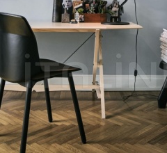 Итальянские Письменные столы - Письменный стол 833 CAVALLETTO Итальянские Письменные столы - Письменный стол 833 CAVALLETTO фабрика Cassina