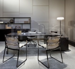 Стул с подлокотниками Blixen Стул с подлокотниками Blixen фабрика Fendi Casa