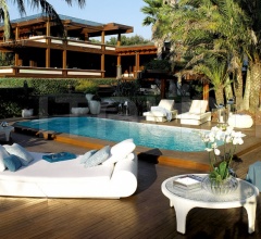 Кофейный столик Ninfee Кофейный столик Ninfee фабрика Fendi Casa