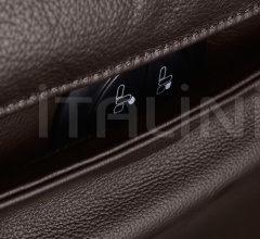 Кресло Pillow фабрика Poltrona Frau