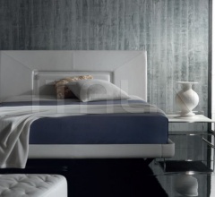 Кровать Aurora Uno Кровать Aurora Uno фабрика Poltrona Frau