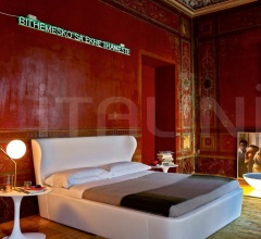 Столик Awa фабрика B&B Italia