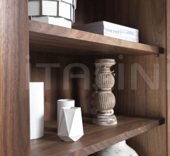 Витрина KYOTO GLASS CABINET фабрика Riva 1920