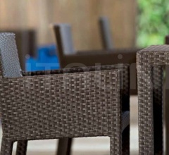 Итальянские Уличная мебель - Стул с подлокотниками INOUT 224 фабрика Gervasoni