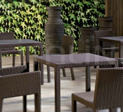 Итальянские Уличная мебель - Стул с подлокотниками INOUT 224 фабрика Gervasoni