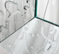 Настенное зеркало Gocce фабрика Riflessi