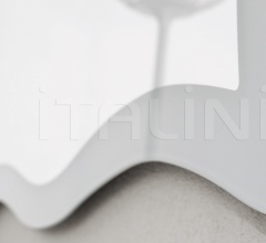 Настенное зеркало Moving фабрика Riflessi