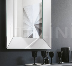 Настенное зеркало Trapezio фабрика Riflessi