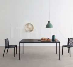 Итальянские Столы обеденные - Стол обеденный Helsinki фабрика Desalto