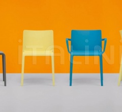 Стул с подлокотниками Volt 674 Стул с подлокотниками Volt 674 фабрика Pedrali