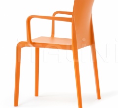 Стул с подлокотниками Volt 675 Стул с подлокотниками Volt 675 фабрика Pedrali