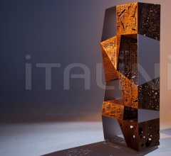 Книжный стеллаж Riddled Totem фабрика Horm