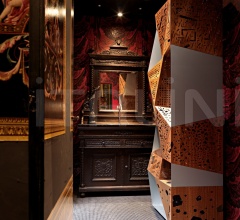 Книжный стеллаж Riddled Totem фабрика Horm