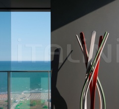 Итальянские Вешалки - Вешалка Twist фабрика Horm