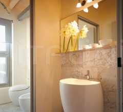 Настенное зеркало Gill Настенное зеркало Gill фабрика Horm