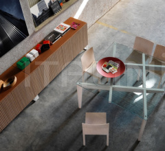 Стол обеденный Autoreggente Squared фабрика Horm