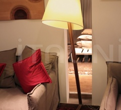 Итальянские Напольные светильники - Напольный светильник Numero 3 фабрика Horm