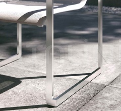 Стул с подлокотниками York Armchair Стул с подлокотниками York Armchair фабрика Atmosphera