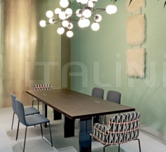 Стул с подлокотниками Brianza фабрика Arflex