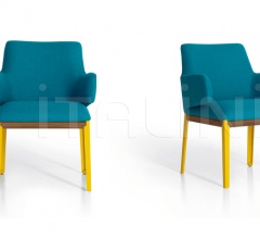 Стул с подлокотниками Hug фабрика Arflex