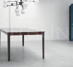 Итальянские Столы обеденные - Стол обеденный Hug фабрика Arflex